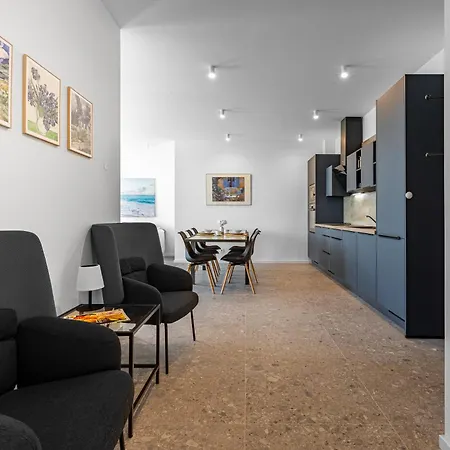 Escape On Chalupkova Apartamento *