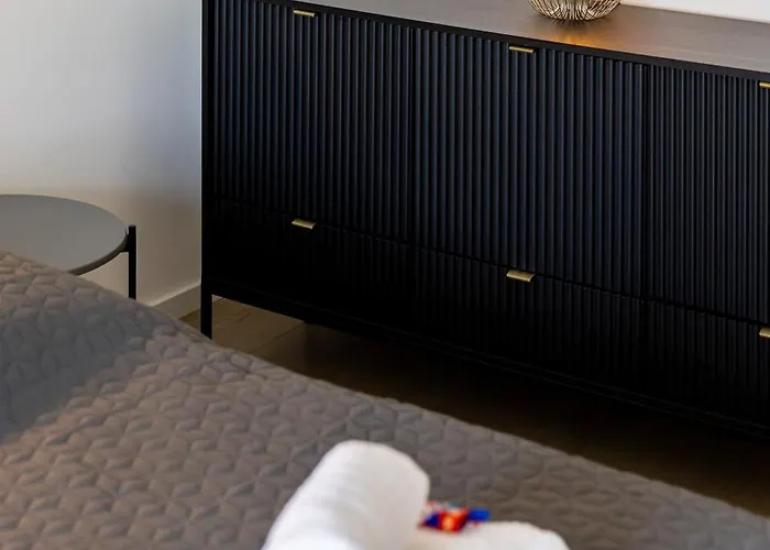 Escape On Chalupkova Διαμέρισμα *